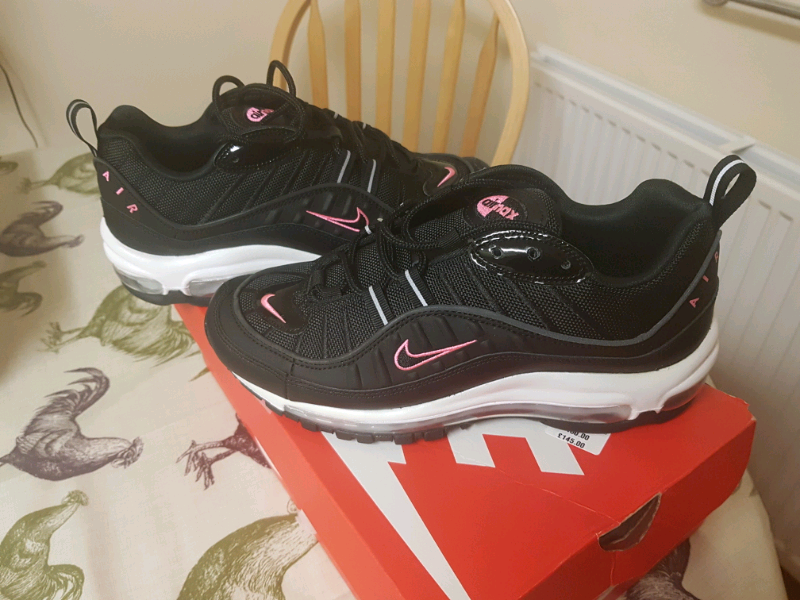 womens nike trainers size 5.5